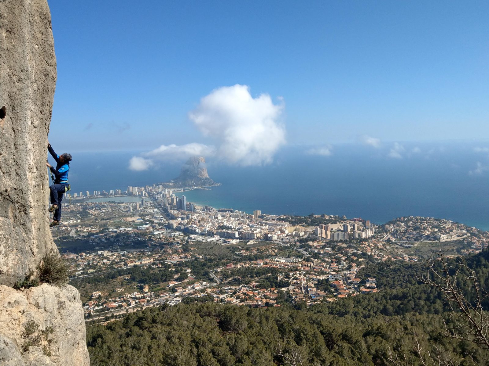 Wspinanie na projekcie wspinaczkowym w Hiszpanii